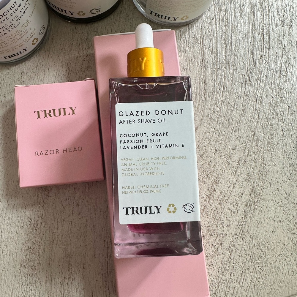 Truly bundle with case